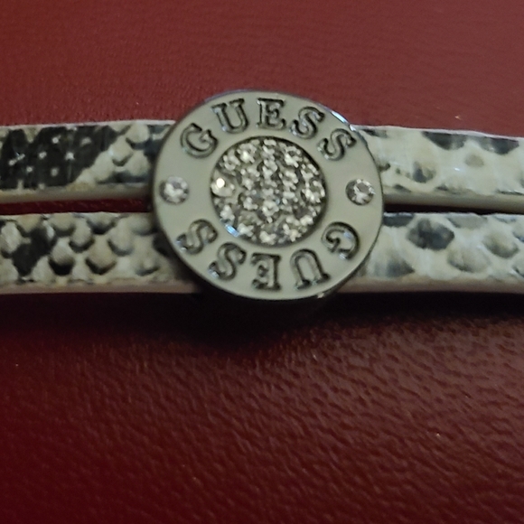Guess Bracelet with Magnetic Clasp-NWOT - Picture 2 of 7